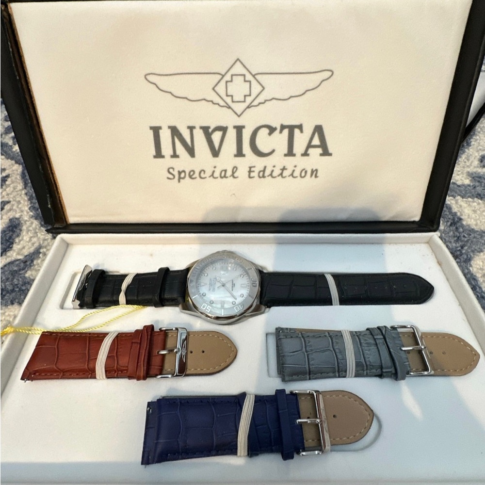 Invicta Lupah Special Edition Men’s Watch (Silver/Multicolor Leather bands